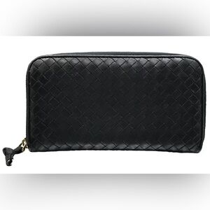 Bottega Veneta bifold zipper wallet in black intrecciato leather
